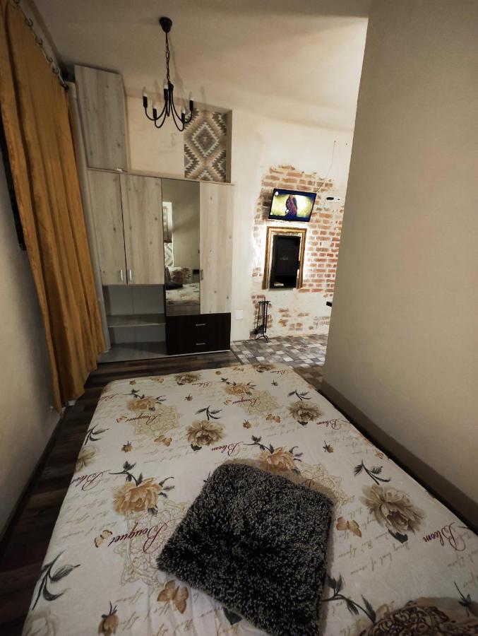 Old City Romantic Studio Braşov Esterno foto